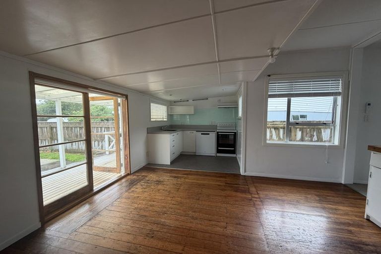 Photo of property in 27 Paremata Crescent, Paremata, Porirua, 5024