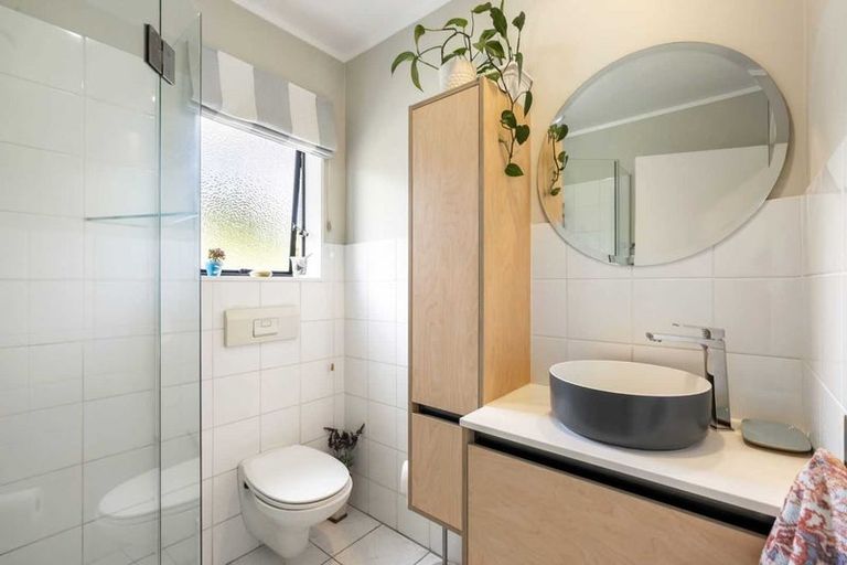 Photo of property in 2/22 Zion Road, Birkenhead, Auckland, 0626