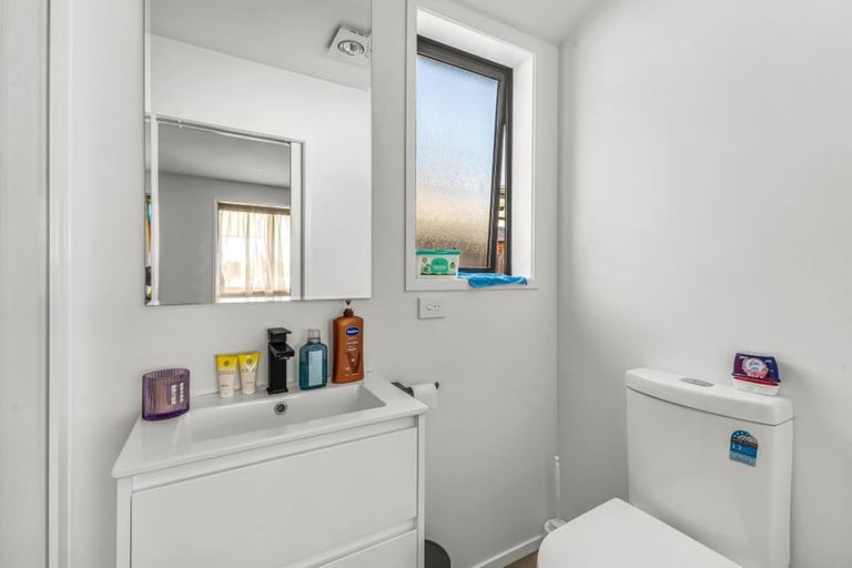 Photo of property in 4 Banks Street, Marfell, New Plymouth, 4310