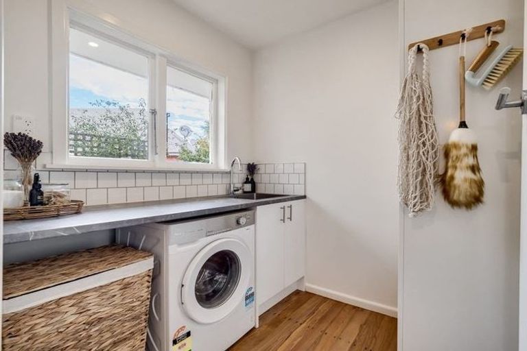 Photo of property in 145 Avonhead Road, Avonhead, Christchurch, 8042