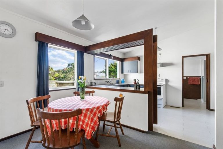 Photo of property in 29 Black Rock Road, Newlands, Wellington, 6037