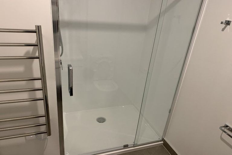 Photo of property in 14 Whakahui Lane, Mangere Bridge, Auckland, 2022