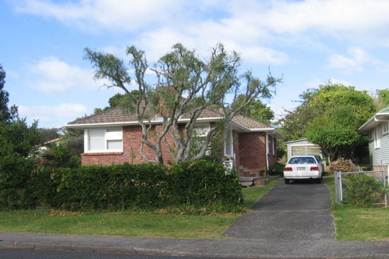 Photo of property in 22 Lynden Avenue, Hillcrest, Auckland, 0627