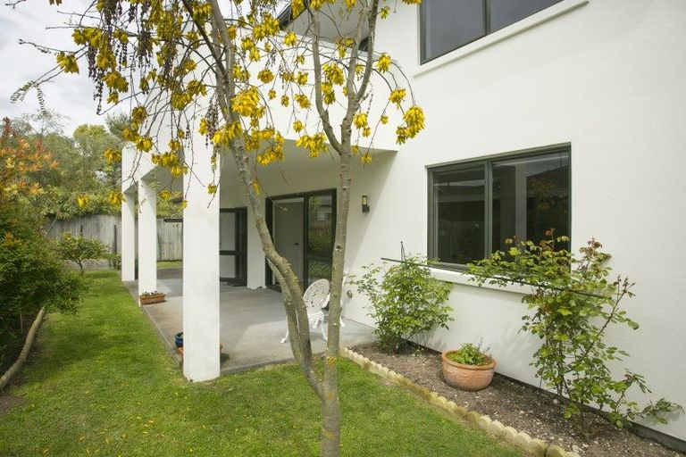 Photo of property in 2/17 Rainbow Drive, Rainbow Point, Taupo, 3330