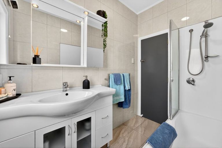 Photo of property in 17a Alexander Street, Papakura, 2110