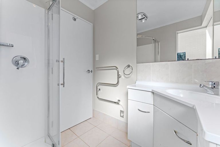 Photo of property in 1/296 Wairau Road, Glenfield, Auckland, 0629