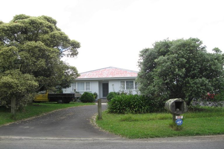 Photo of property in 212 Karaka Nth Road, Karaka, Papakura, 2580