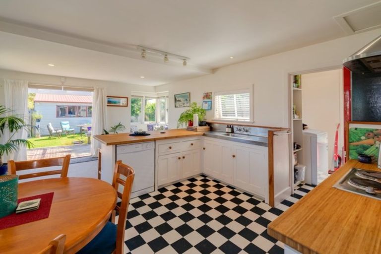 Photo of property in 380 Keyes Road, New Brighton, Christchurch, 8083