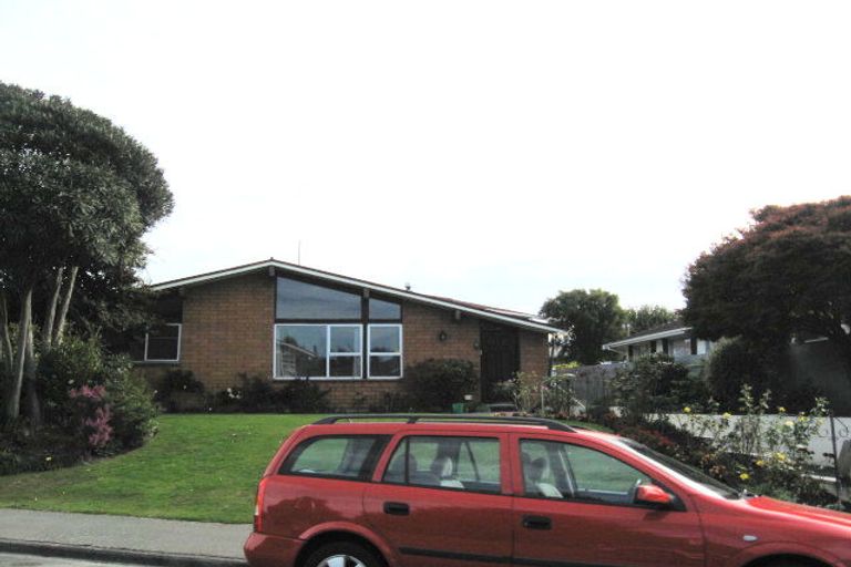 Photo of property in 6 Beaumaris Place, Sockburn, Christchurch, 8042