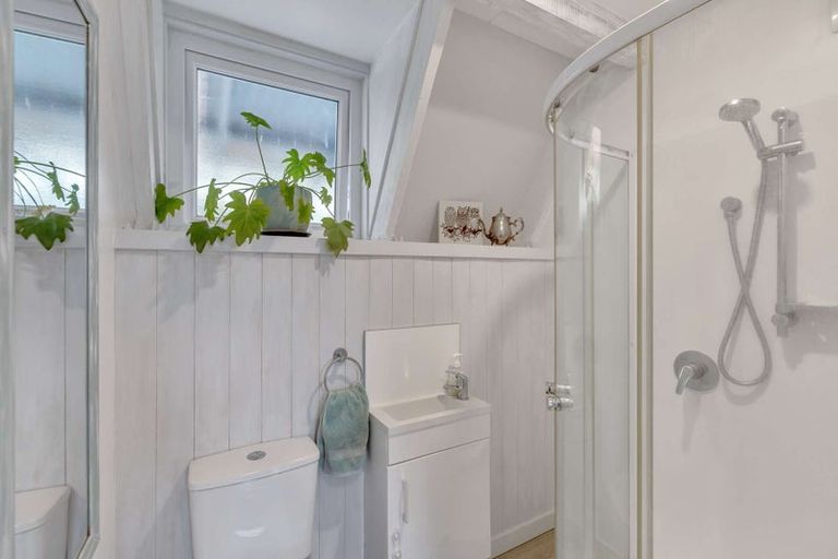 Photo of property in 12 Mckenzie Place, Waikuku Beach, 7402