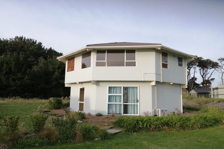 Photo of property in 4d Rangiuru Road, Otaki Beach, Otaki, 5512