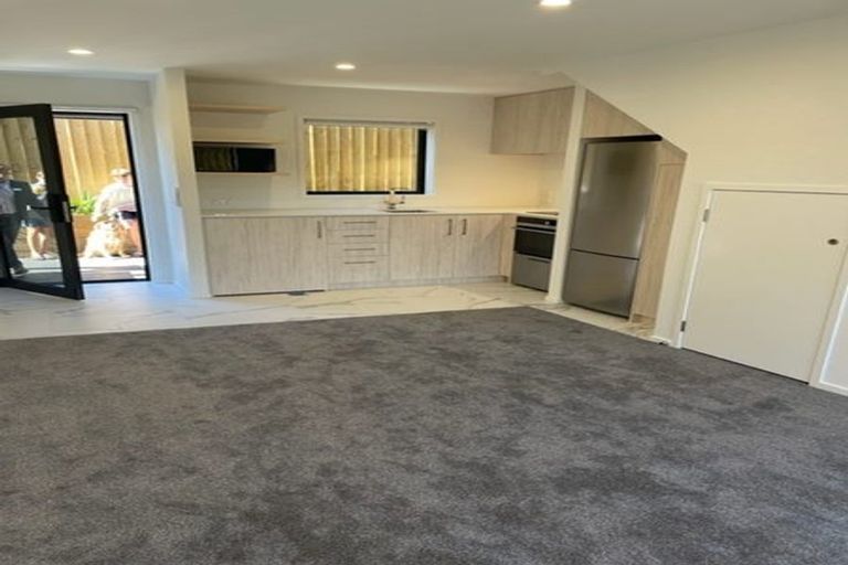 Photo of property in 6/10 Yeovil Road, Te Atatu Peninsula, Auckland, 0610