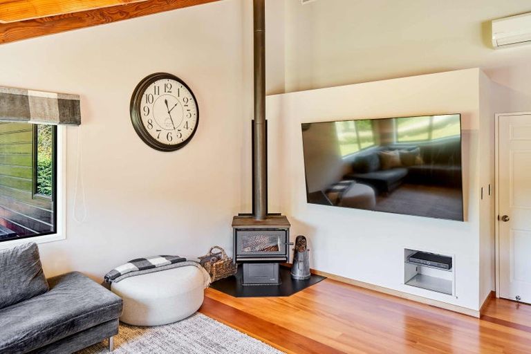 Photo of property in 262b Katherine Mansfield Drive, Whitemans Valley, Upper Hutt, 5371