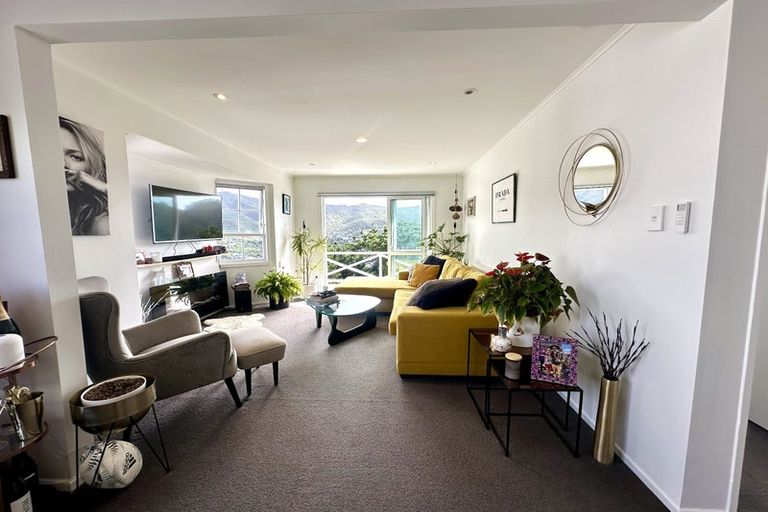 Photo of property in 24a Parklands Drive, Karori, Wellington, 6012