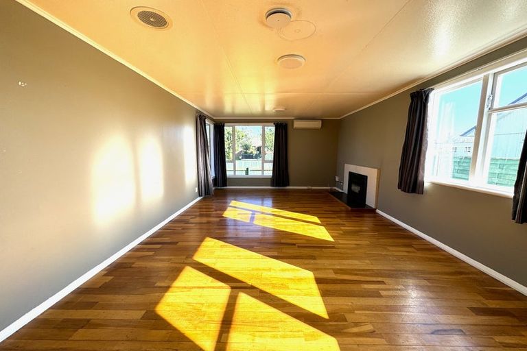 Photo of property in 3 Kupe Place, Highbury, Palmerston North, 4412