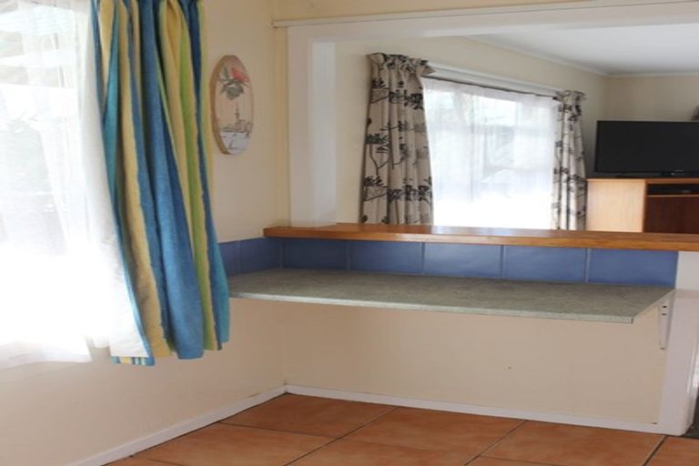 Photo of property in 1/179 Carlisle Road, Northcross, Auckland, 0632