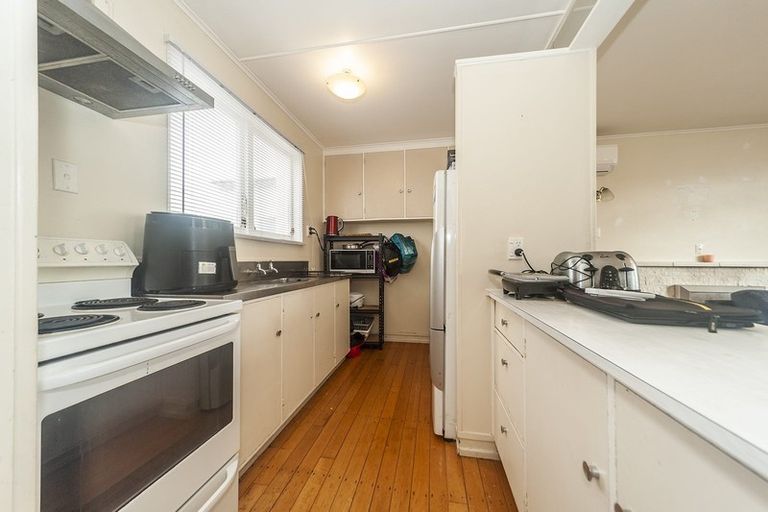 Photo of property in 7/55 Apu Crescent, Lyall Bay, Wellington, 6022