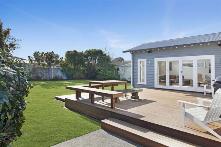 Photo of property in 73 Paparoa Street, Papanui, Christchurch, 8053