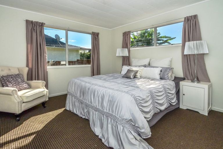 Photo of property in 14 Burndale Terrace, Manurewa, Auckland, 2102