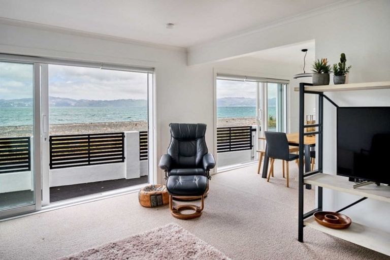 Photo of property in 147 Marine Parade, Eastbourne, Lower Hutt, 5013