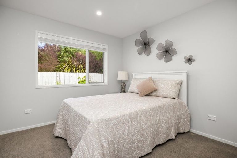 Photo of property in 49a Oceana Drive, Welcome Bay, Tauranga, 3175