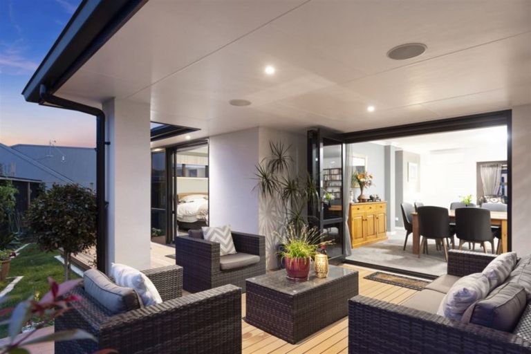 Photo of property in 33 Glenpark Crescent, Bethlehem, Tauranga, 3110