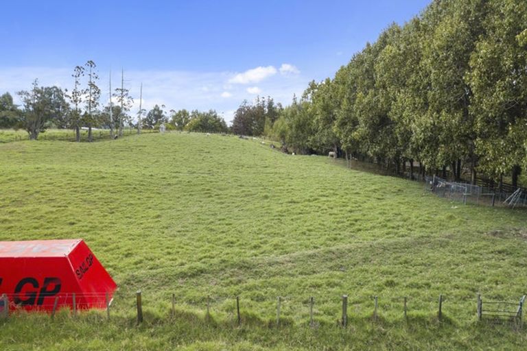 Photo of property in 2 Cowan Bay Road, Pohuehue, Warkworth, 0983