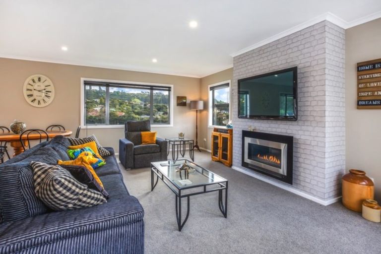 Photo of property in 16 Bluejacket Place, Whitby, Porirua, 5024