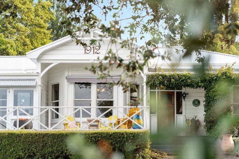 Photo of property in 19 Oliver Road, Eastern Beach, Auckland, 2012