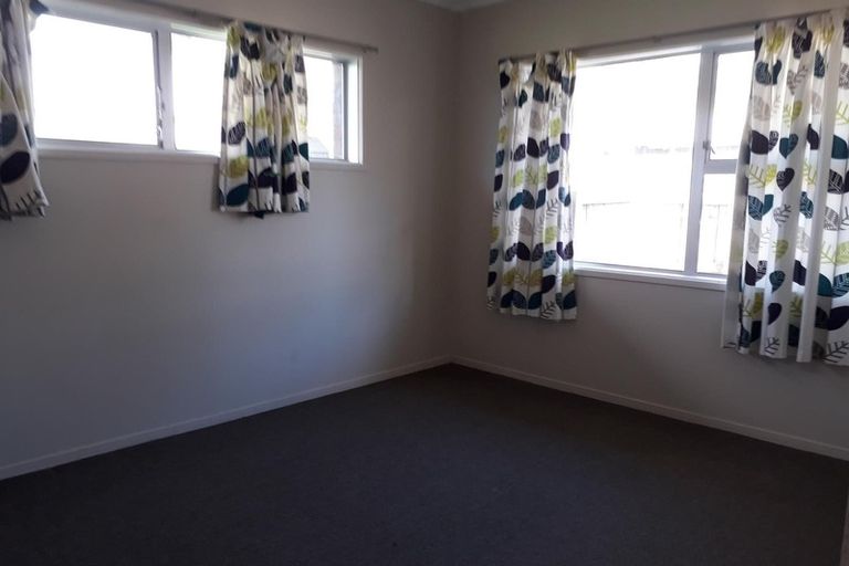 Photo of property in 4/96 Titirangi Road, New Lynn, Auckland, 0600
