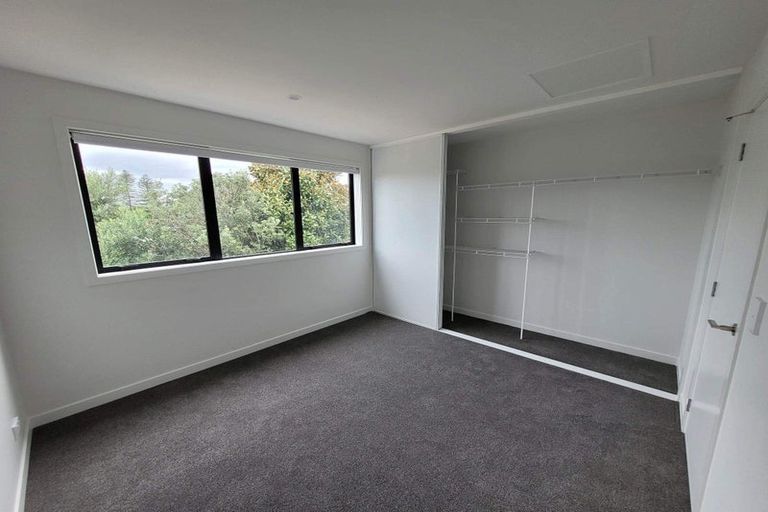 Photo of property in 12 Whakahui Lane, Mangere Bridge, Auckland, 2022