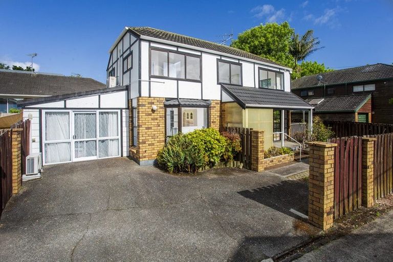 Photo of property in 2/189 Onewa Road, Birkenhead, Auckland, 0626