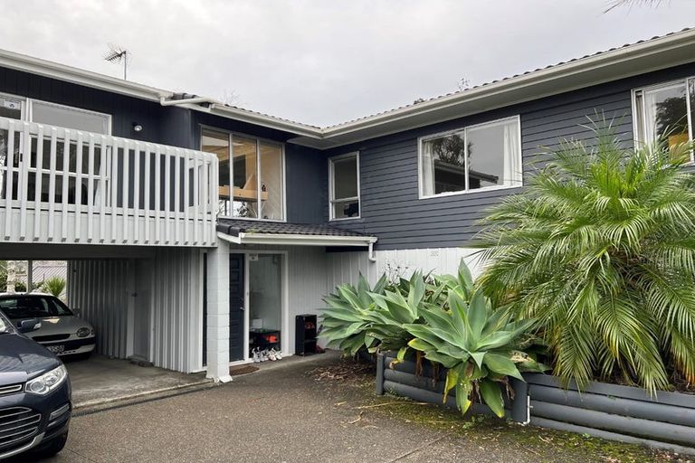 Photo of property in 27 Park Hill Road, Birkenhead, Auckland, 0626