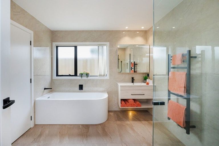 Photo of property in 29a Marine Parade South, Foxton Beach, Foxton, 4815