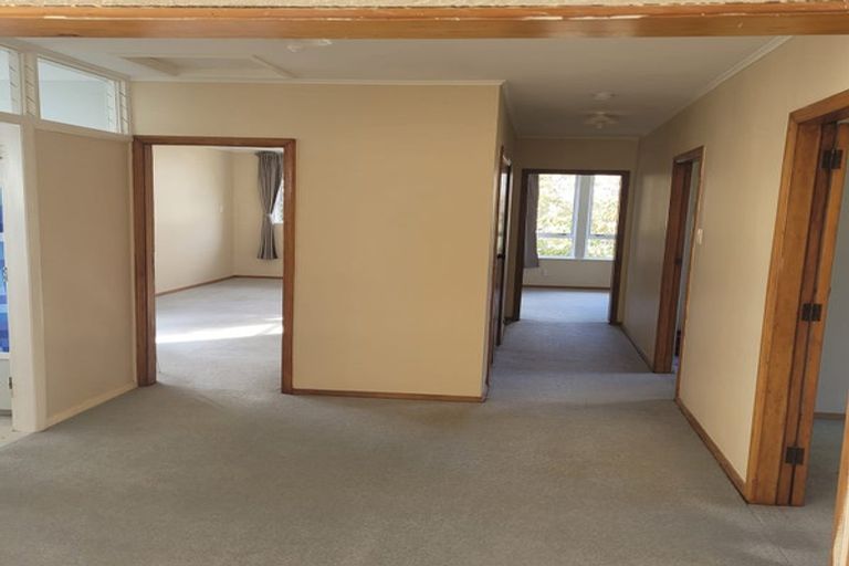 Photo of property in 27 Cook Street, Marfell, New Plymouth, 4310