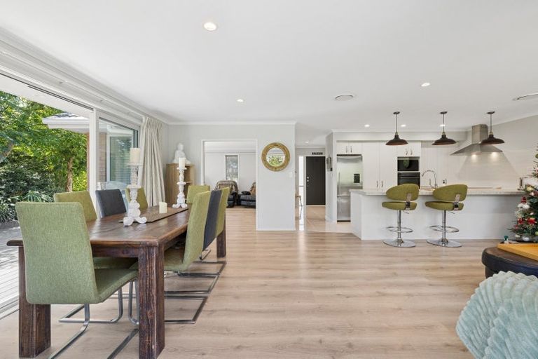 Photo of property in 70 Pohutukawa Parade, Riverhead, 0820