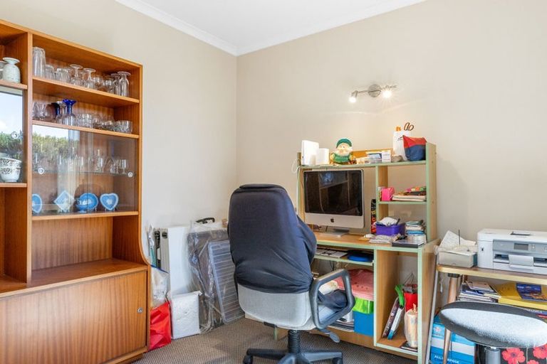 Photo of property in 9 Magnolia Rise, Waipahihi, Taupo, 3330