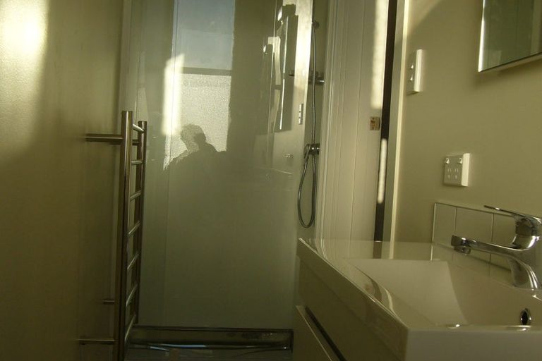 Photo of property in 4 Hawker Street, Mount Victoria, Wellington, 6011