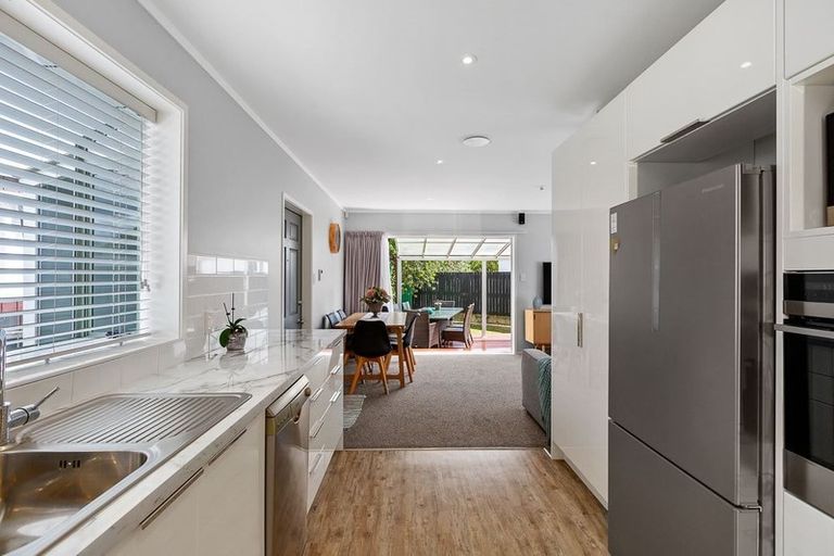 Photo of property in 1/12 Doment Crescent, Orewa, 0931