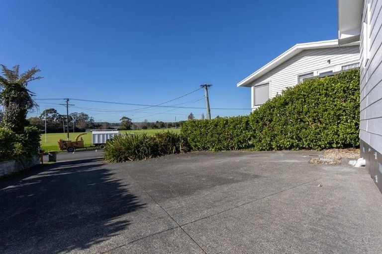 Photo of property in 126 Archibald Road, Kelston, Auckland, 0602