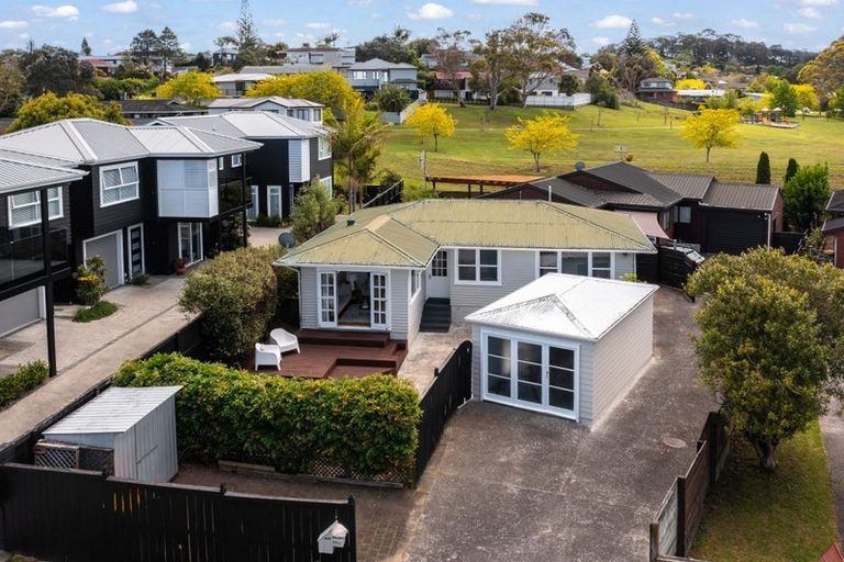 Photo of property in 1/45 Seine Road, Forrest Hill, Auckland, 0620