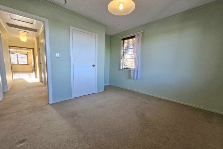 Photo of property in 26 Coniston Avenue, Te Atatu South, Auckland, 0610