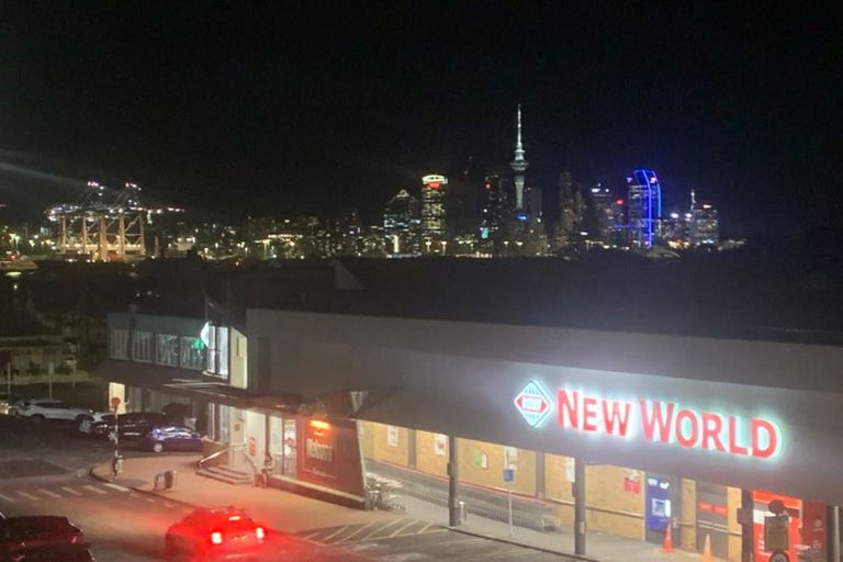 Photo of property in 2a/4 Fleet Street, Devonport, Auckland, 0624