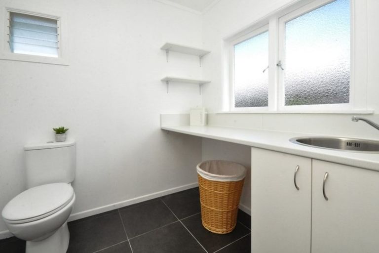 Photo of property in 40 Centreway Road, Orewa, 0931