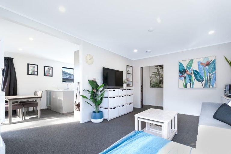 Photo of property in 1/29 Karepo Crescent, Ranui, Auckland, 0612