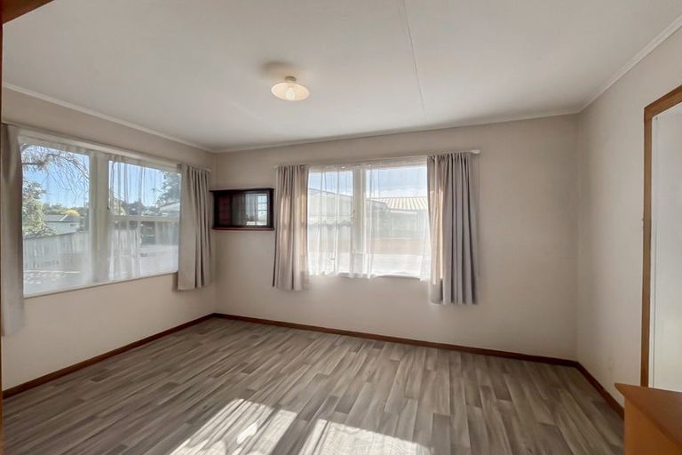 Photo of property in 8 Anakiwa Street, Kelvin Grove, Palmerston North, 4414