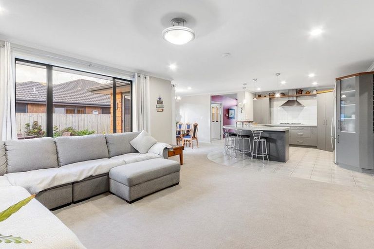 Photo of property in 14 Wiltshire Drive, Huntington, Hamilton, 3210