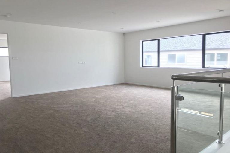 Photo of property in 18 Spyglass Street, Red Beach, 0932