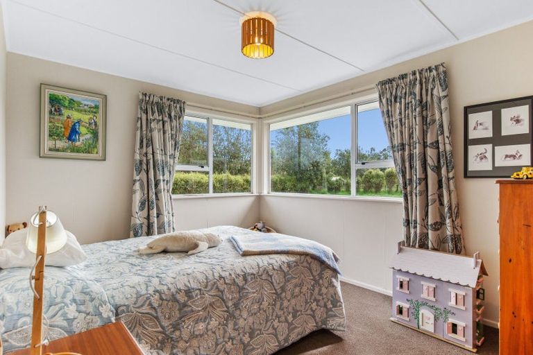 Photo of property in 11 Papaitonga Lake Road, Ohau, Levin, 5570