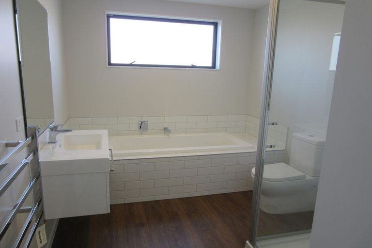 Photo of property in 26 Mount Creighton Crescent, Wanaka, 9305